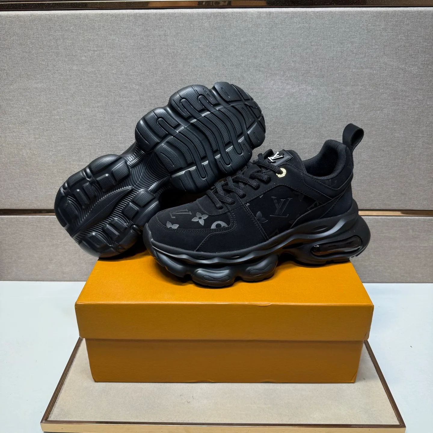 ⬛️Men's shoes 💰p462【LV～】Men's casual shoes 2025z cabinet sales simultaneously 🔶Size: 38-44 #️⃣ 🔷5 colors🔜The upper is made of multi-material splicing➕Mesh lining, comfortable and breathable, sole: original comfortable and wear-resistant outsole, ⚠️real thing📱photographed🎬real thing is better📢📢📢